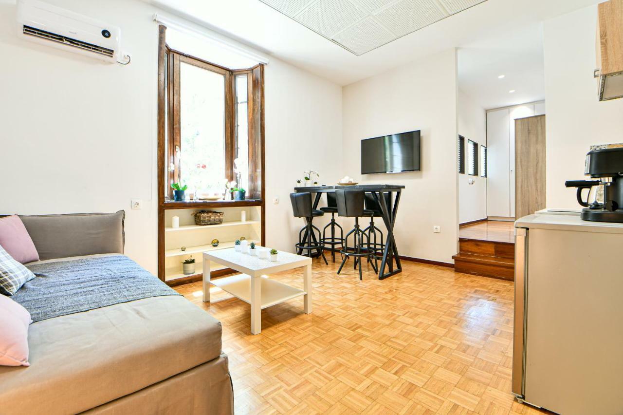 Flowers Of Athens, Boutique Aparthotel With 6-Apartments In Central Athens Luaran gambar